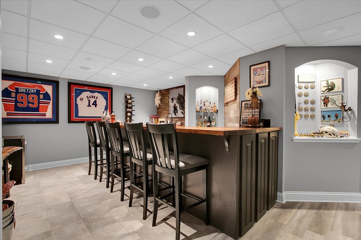 552 Ahlstrand Road Glen Ellyn, IL 60137 - Photo 38 of 51 Gallery Image 38