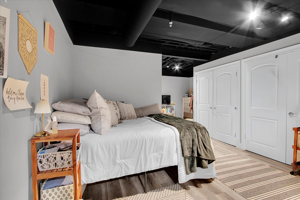 552 Ahlstrand Road Glen Ellyn, IL 60137 - Photo 40 of 51 Gallery Image 40