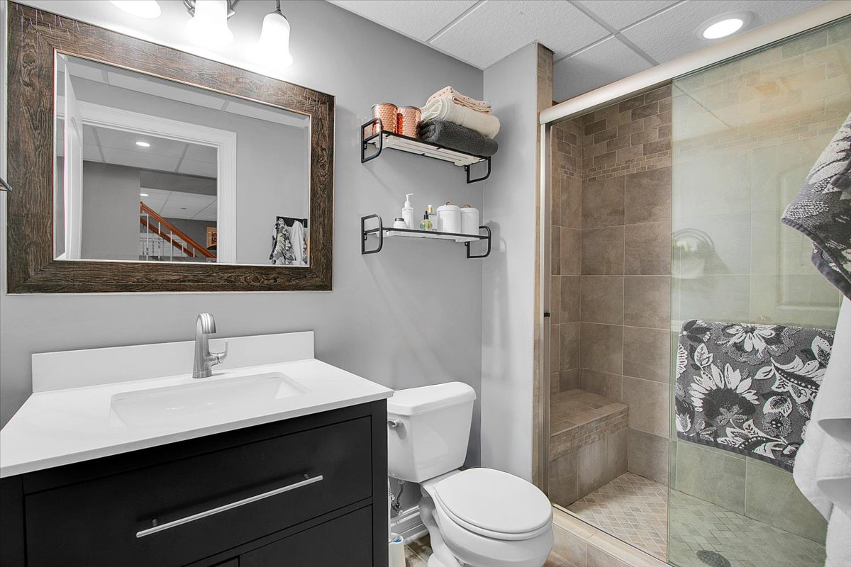 552 Ahlstrand Road Glen Ellyn, IL 60137 - Photo 42 of 51 Gallery Image 42