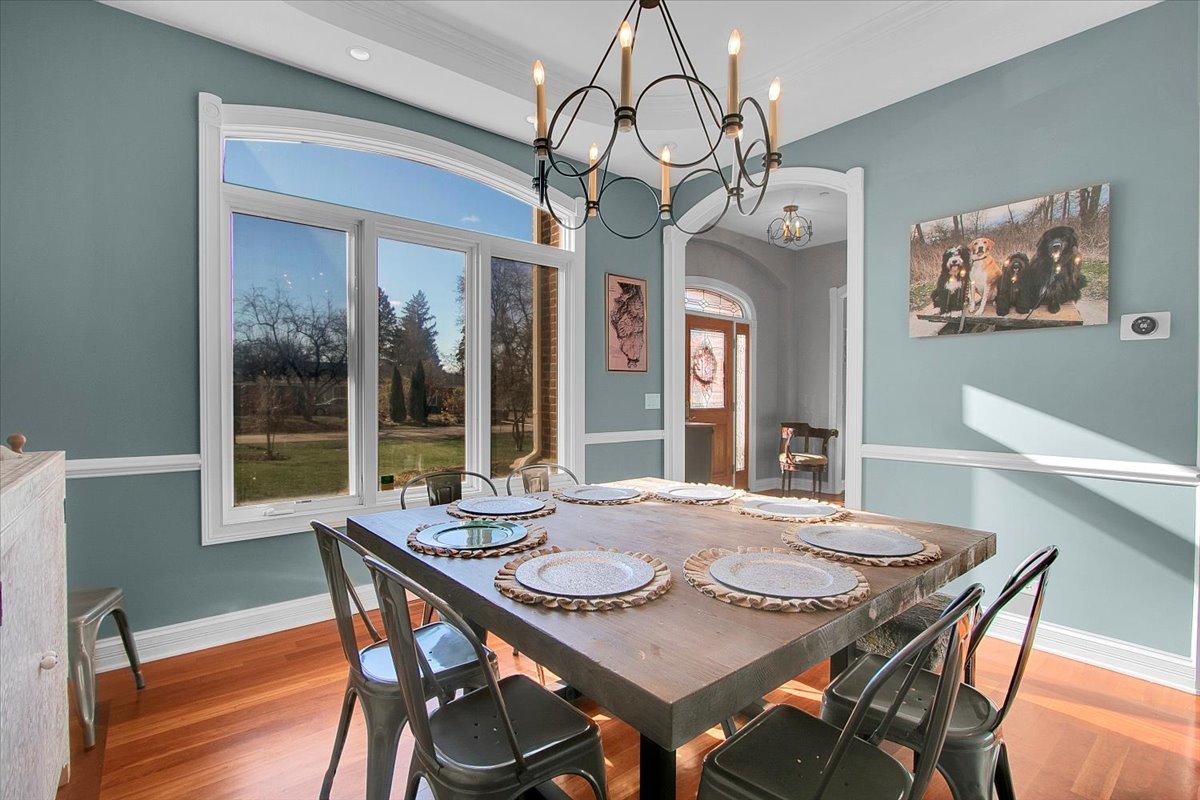 552 Ahlstrand Road Glen Ellyn, IL 60137 - Photo 9 of 51 Gallery Image 9