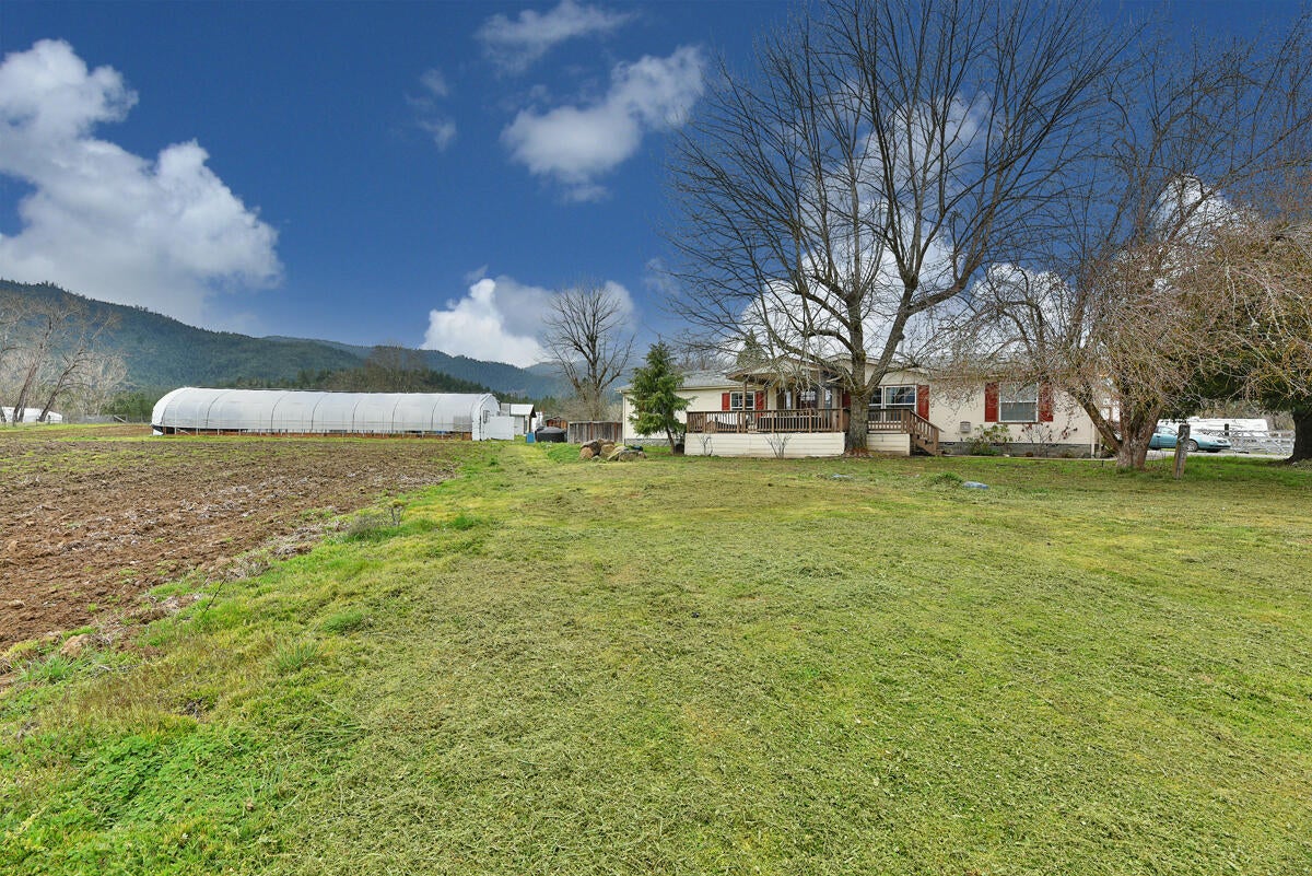 1205 Pine Grove Road Rogue River, OR 97537 - Photo 8 of 67 3