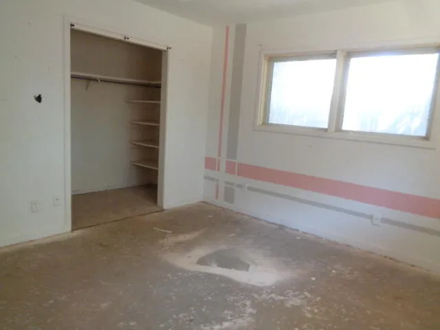 a view of empty room with window