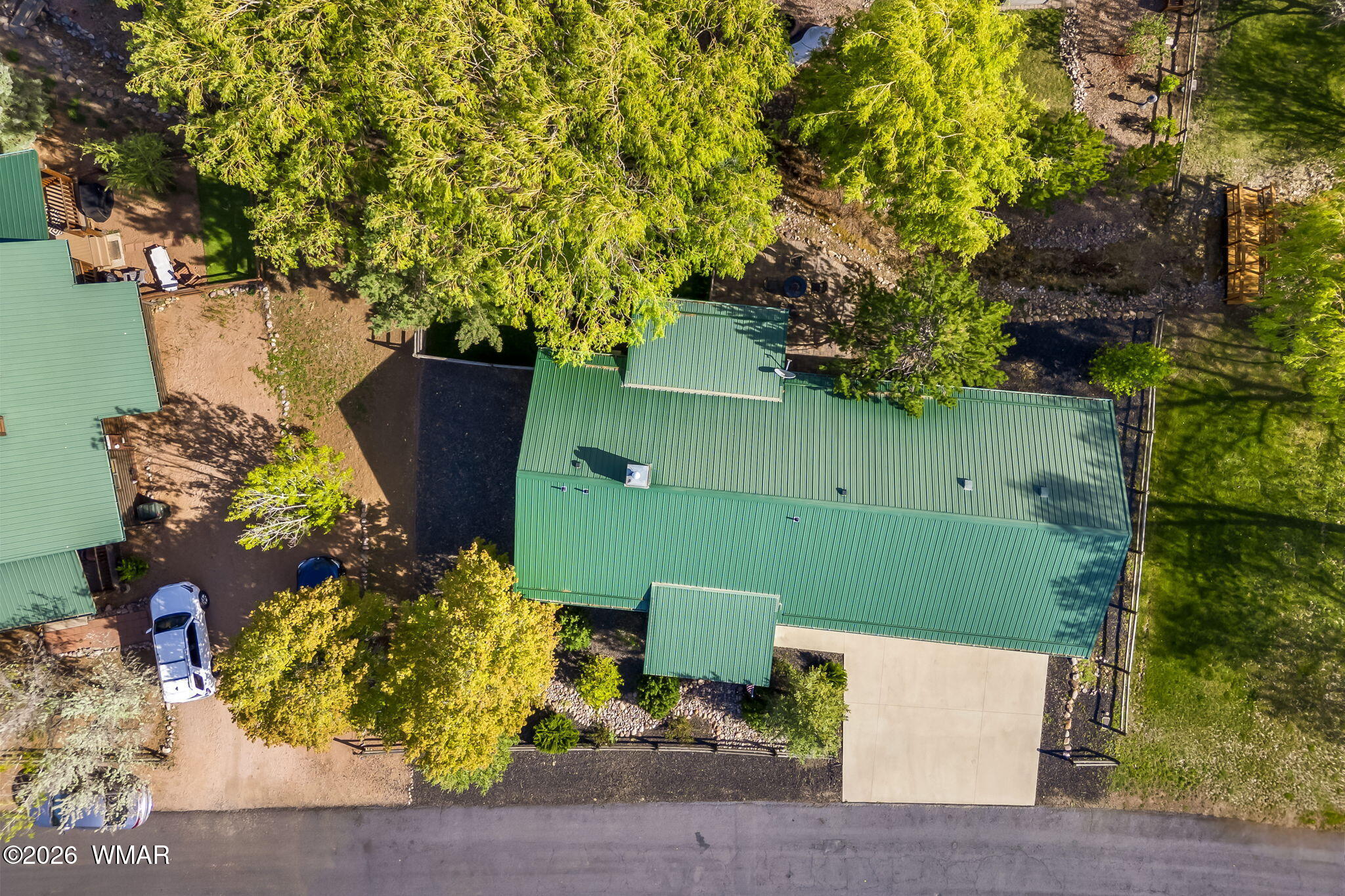 2337 Buffalo Loop Overgaard, AZ 85933 - Photo 31 of 43 an aerial view of a house with a yard