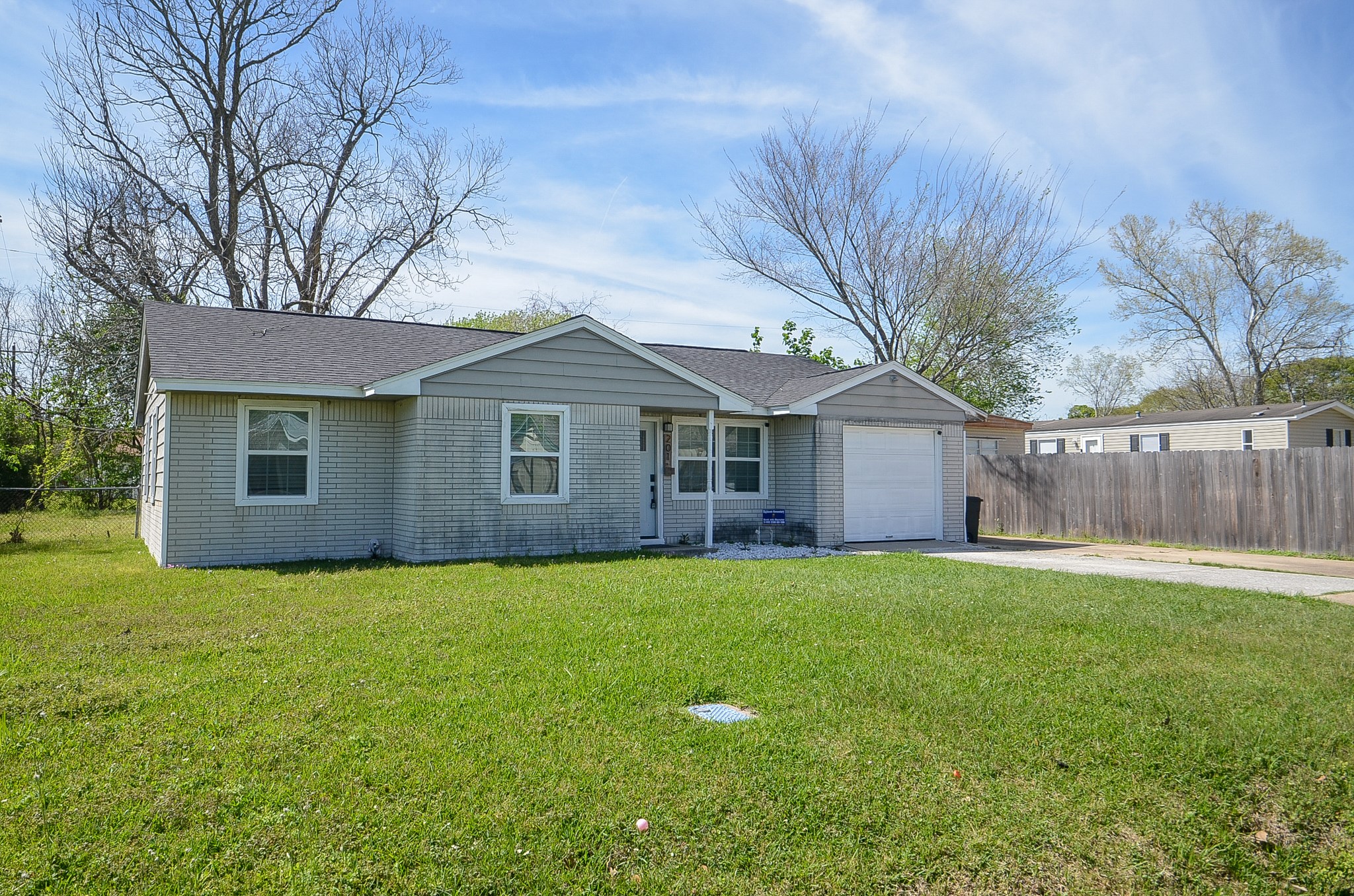 201 Inwood Lane Highlands, TX 77562 - Photo 4 of 31