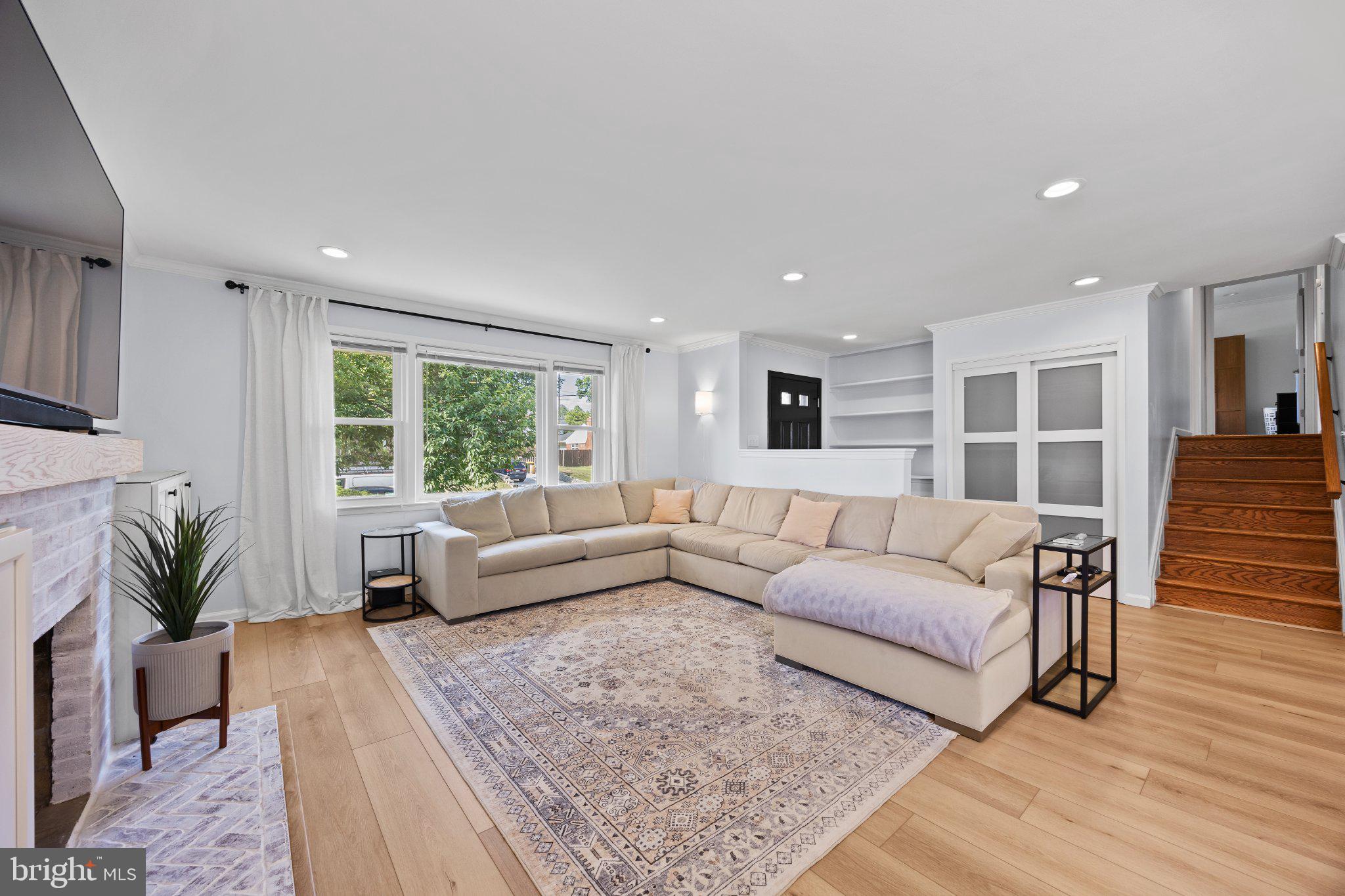 6705 New Hope Drive Springfield, VA 22151 - Photo 13 of 67 Bright and inviting living space.
