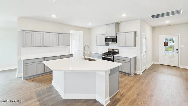 $275,500 | 123 Eden Ridge Street, Duson, LA 70529