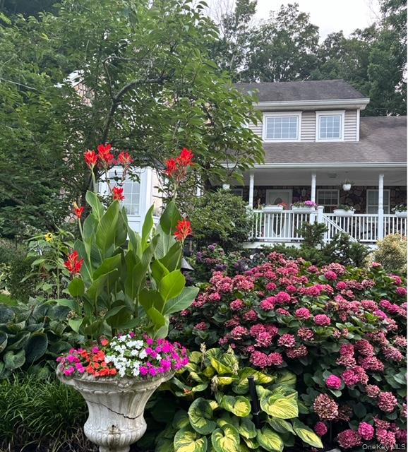 6 Sandy Hollow Road Centerport, NY 11768 - Photo 6 of 41