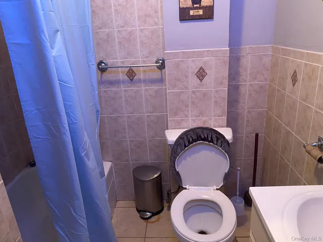 a bathroom with a toilet