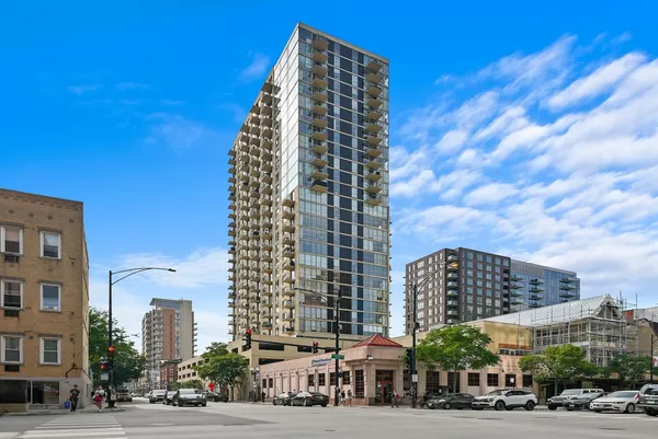 $2,500 | 1212 North Lasalle Boulevard, Unit 1709, Chicago, IL 60610