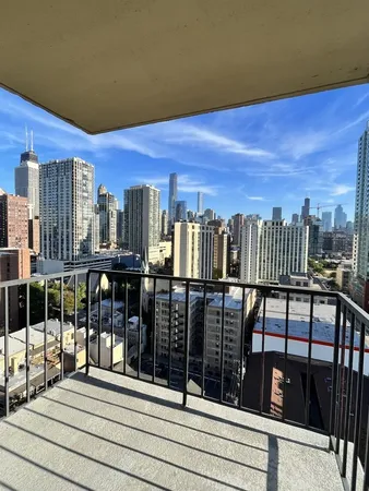 $2,500 | 1212 North Lasalle Boulevard, Unit 1709, Chicago, IL 60610