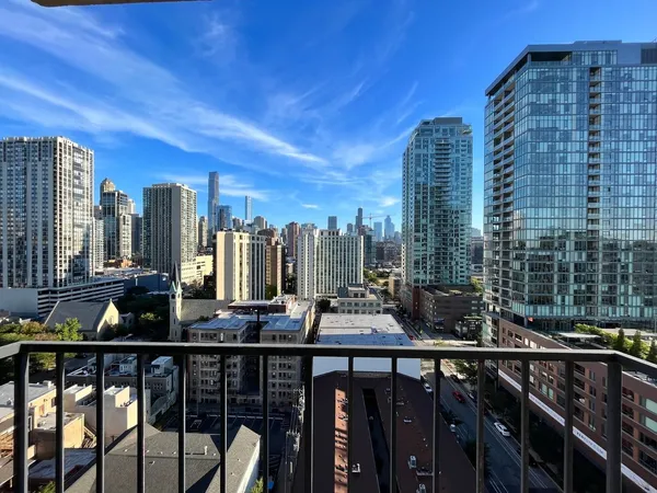 $2,500 | 1212 North Lasalle Boulevard, Unit 1709, Chicago, IL 60610