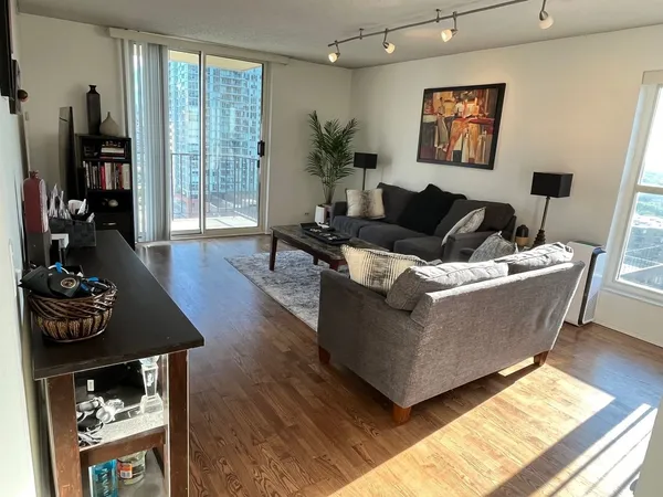 $2,500 | 1212 North Lasalle Boulevard, Unit 1709, Chicago, IL 60610