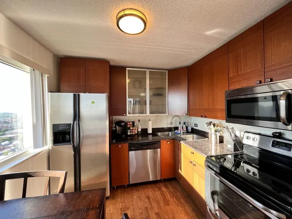 $2,500 | 1212 North Lasalle Boulevard, Unit 1709, Chicago, IL 60610