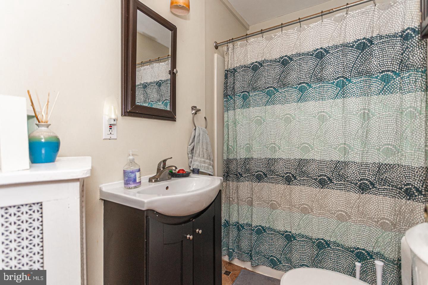 239 Ellis Road Willow Grove, PA 19090 - Photo 24 of 33 Hall Bath