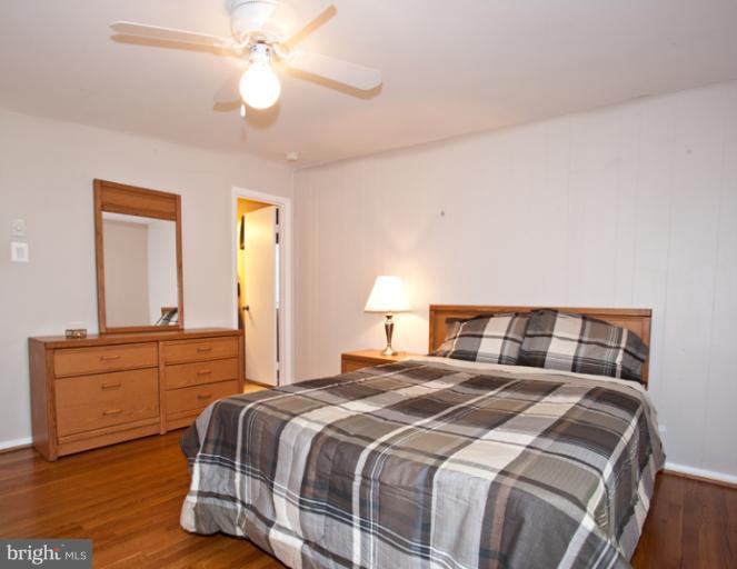 7906 Greeley Boulevard Springfield, VA 22152 - Photo 11 of 28 Bedroom (Master)