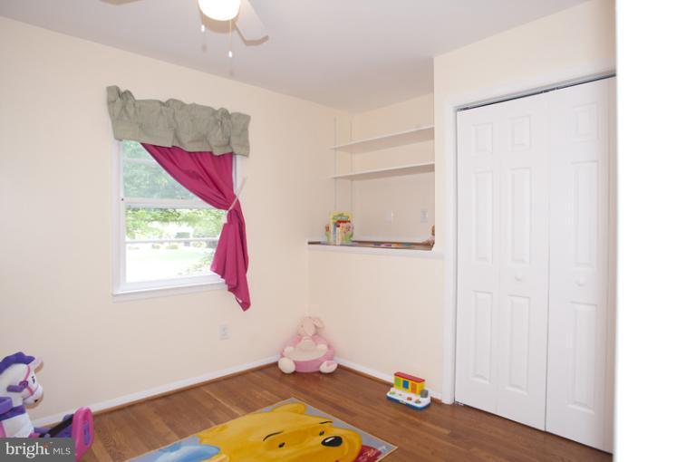 7906 Greeley Boulevard Springfield, VA 22152 - Photo 21 of 28 Bedroom