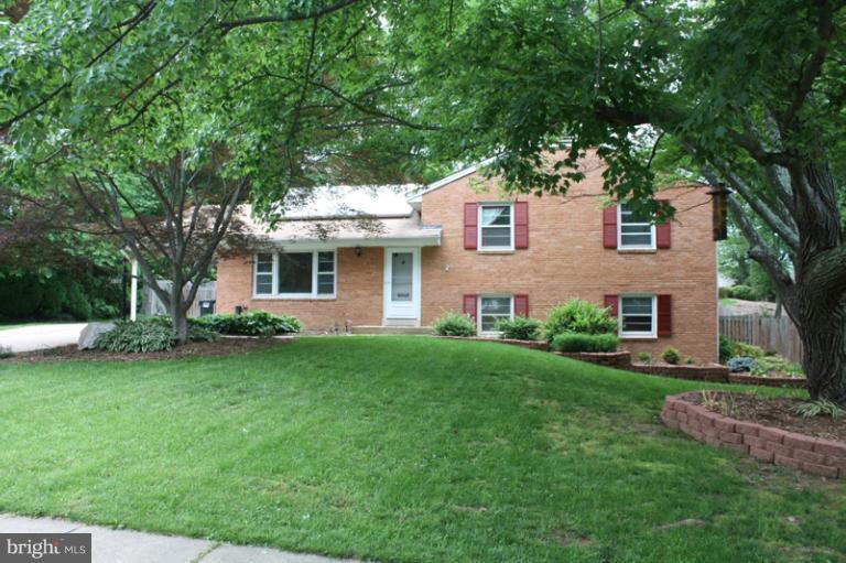 7906 Greeley Boulevard Springfield, VA 22152 - Photo 24 of 28 Exterior (Front)
