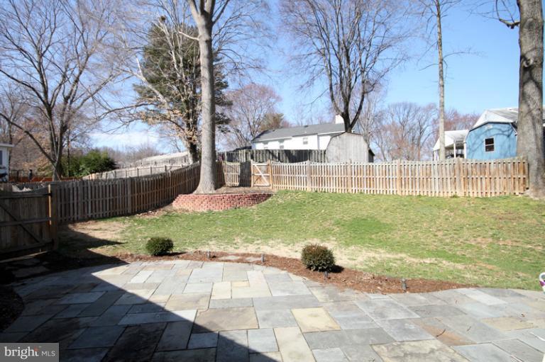 7906 Greeley Boulevard Springfield, VA 22152 - Photo 27 of 28 Exterior (General)
