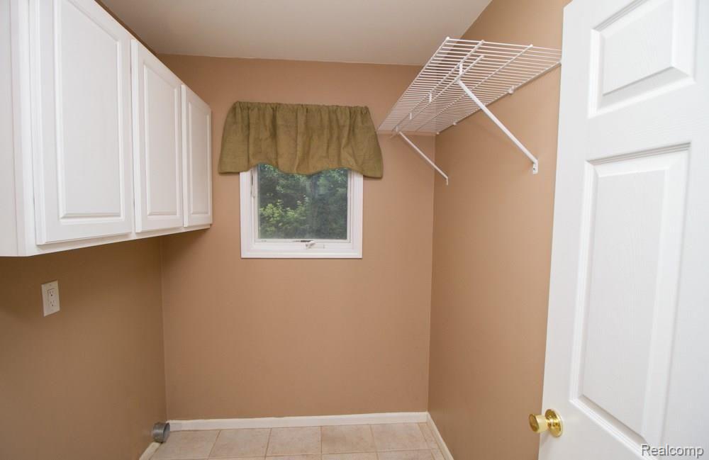 4983 Casey Road Dryden, MI 48428 - Photo 20 of 38 Entry Level Laundry