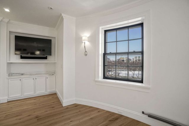 $1,650,000 | 95 Beacon Street, Unit 11, Boston, MA 02108