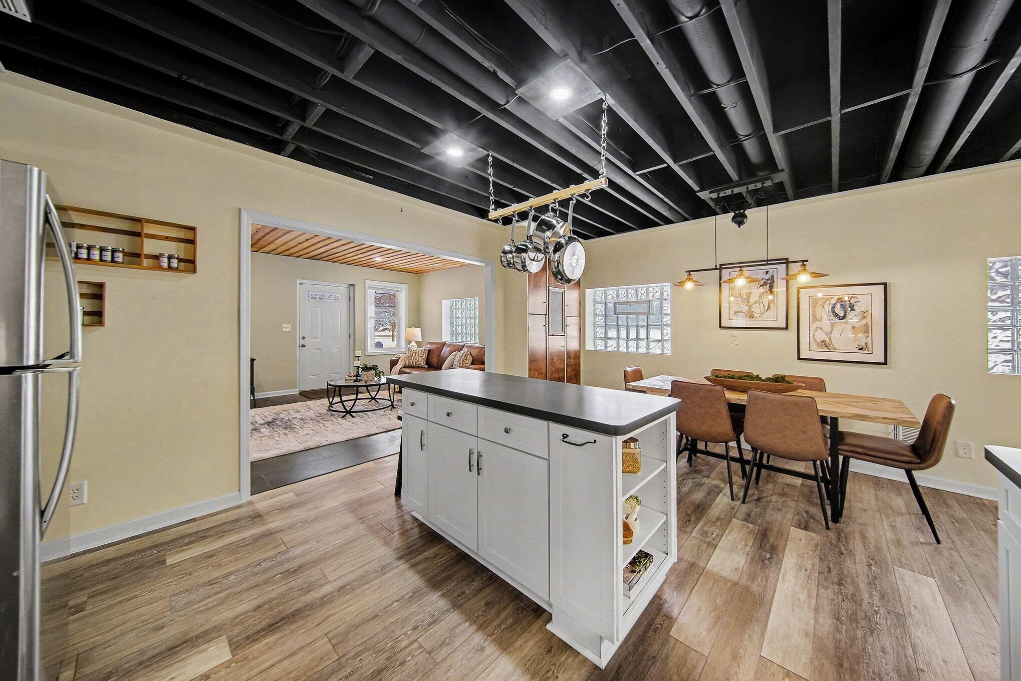 5990 Plymouth Road Ann Arbor, MI 48105 - Photo 10 of 28 008_file_2947