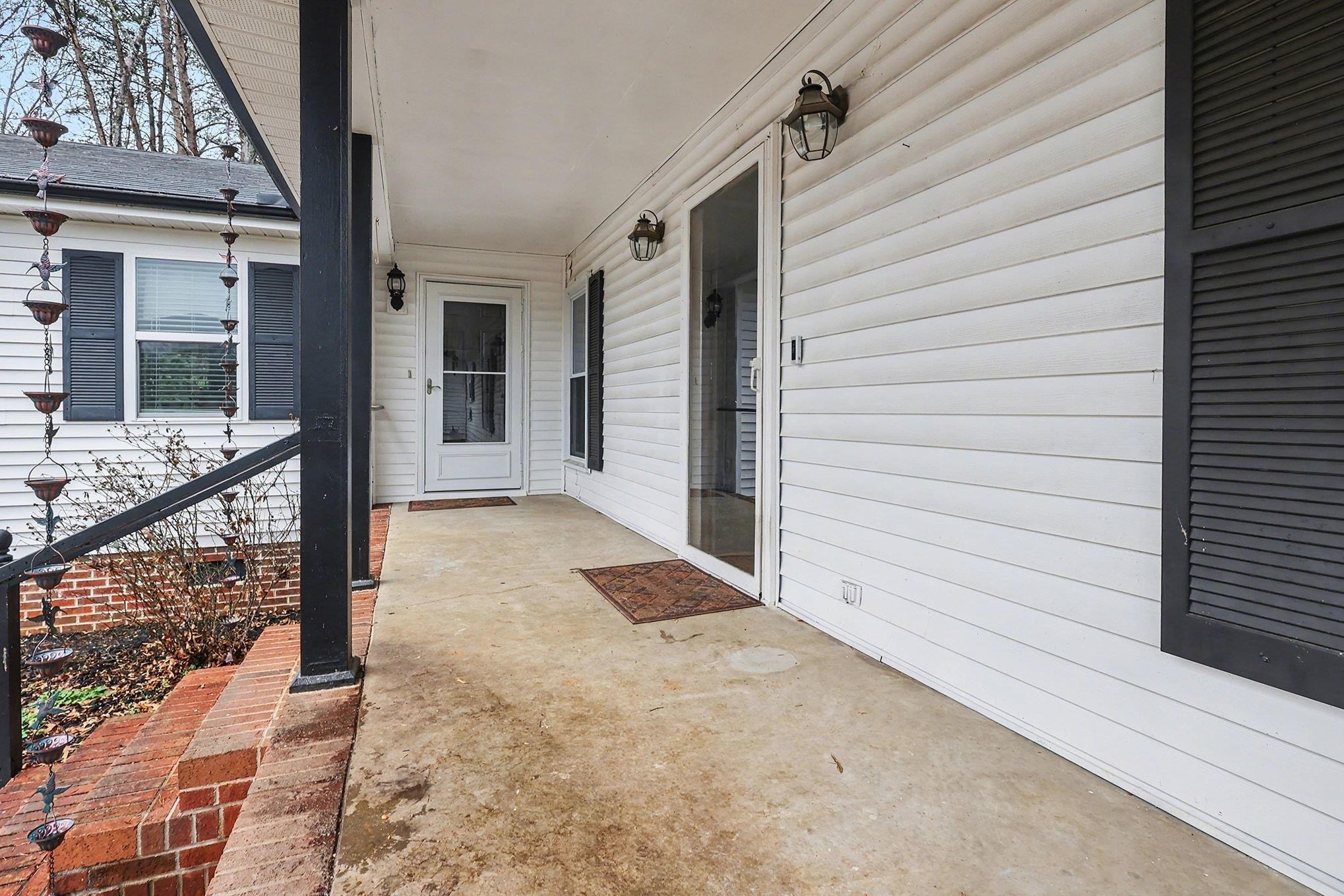 1514 Clement Road Greer, SC 29650 - Photo 3 of 38