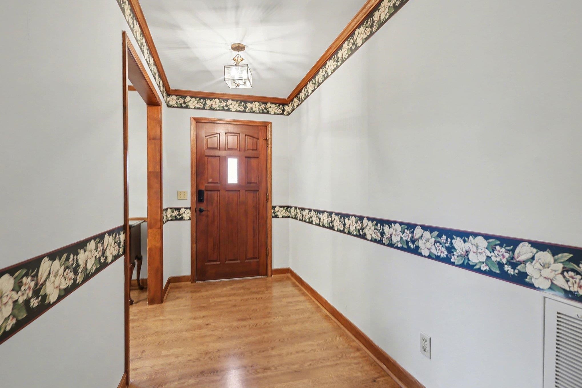 1514 Clement Road Greer, SC 29650 - Photo 4 of 38