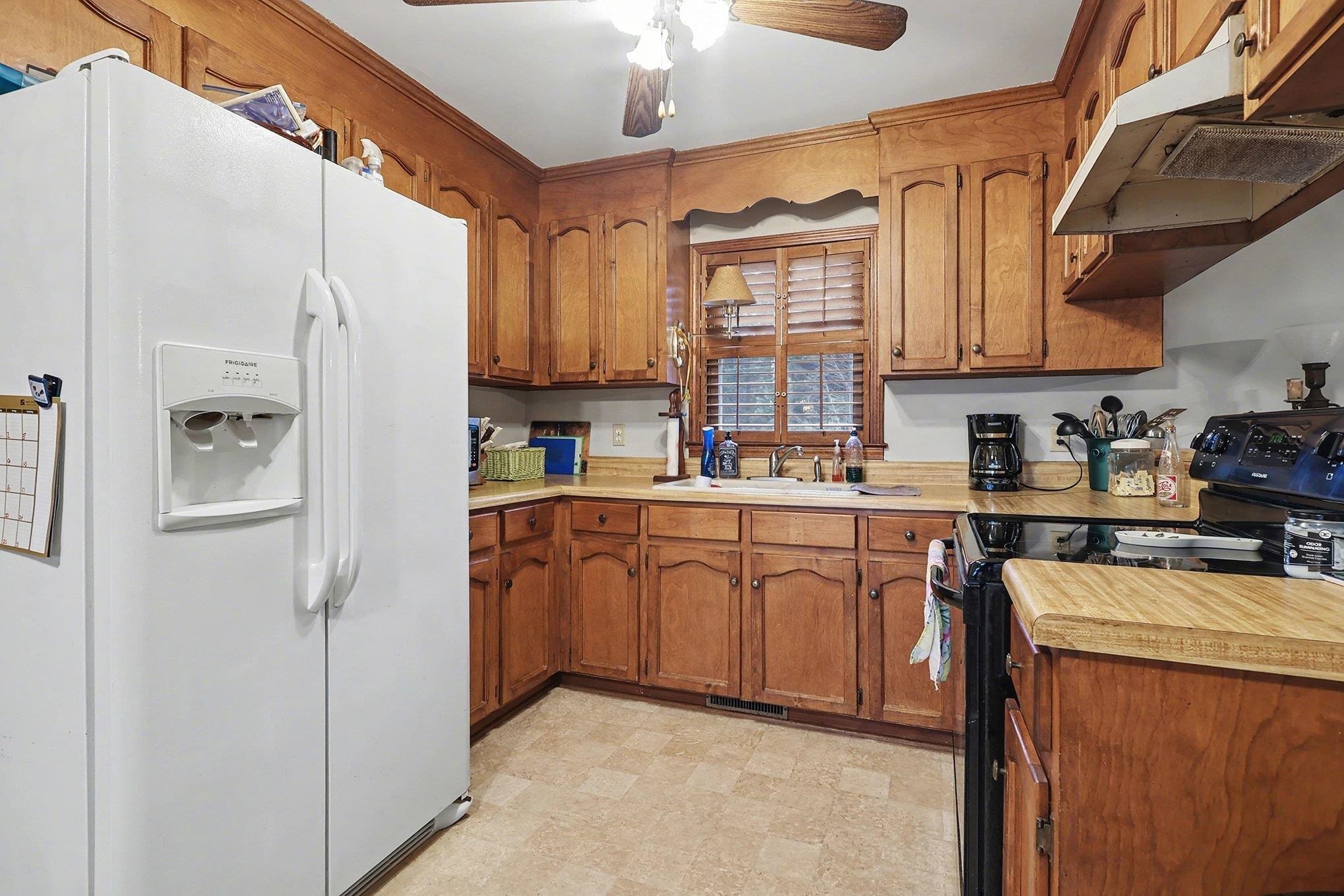 1514 Clement Road Greer, SC 29650 - Photo 8 of 38