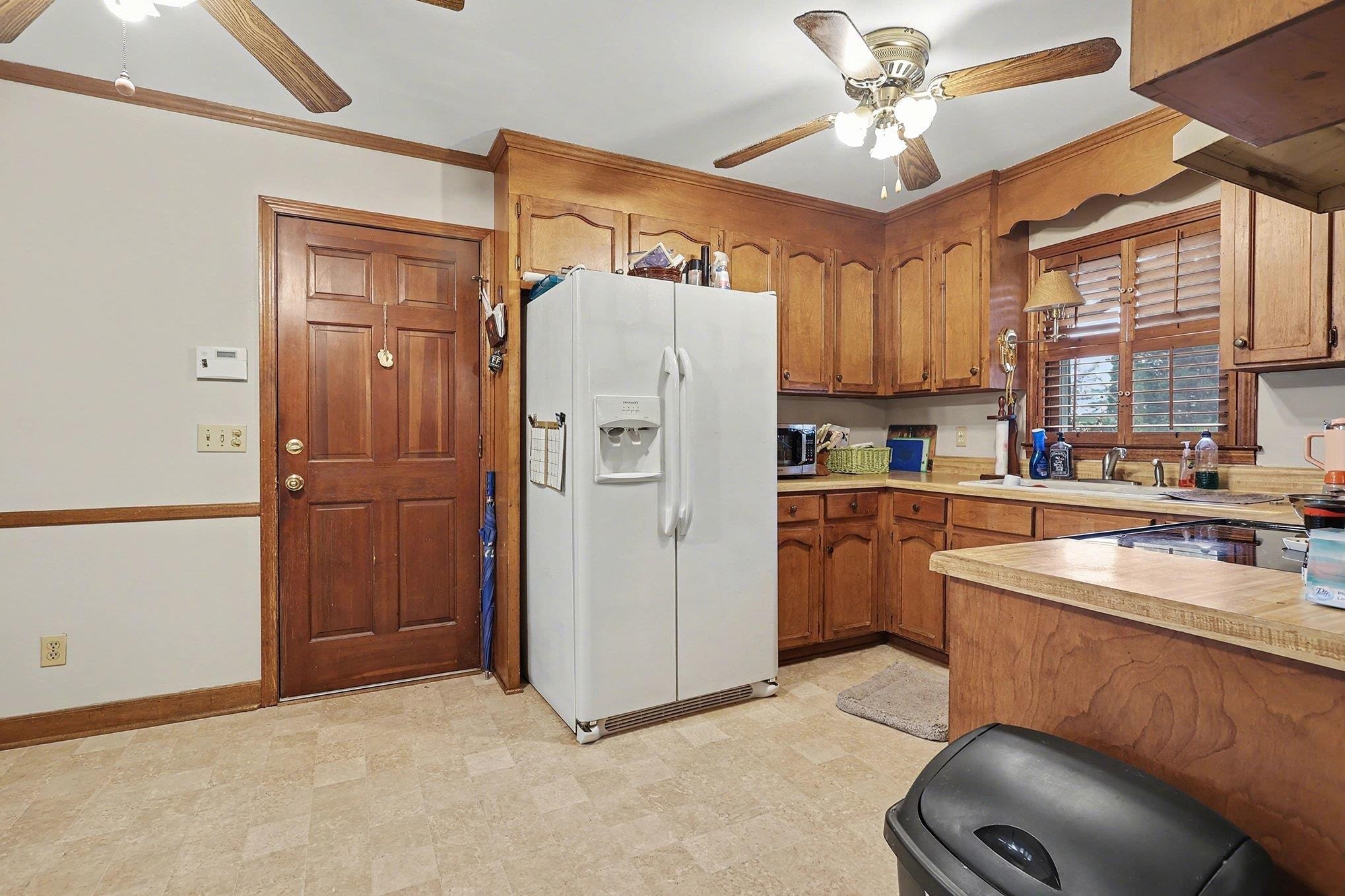 1514 Clement Road Greer, SC 29650 - Photo 9 of 38