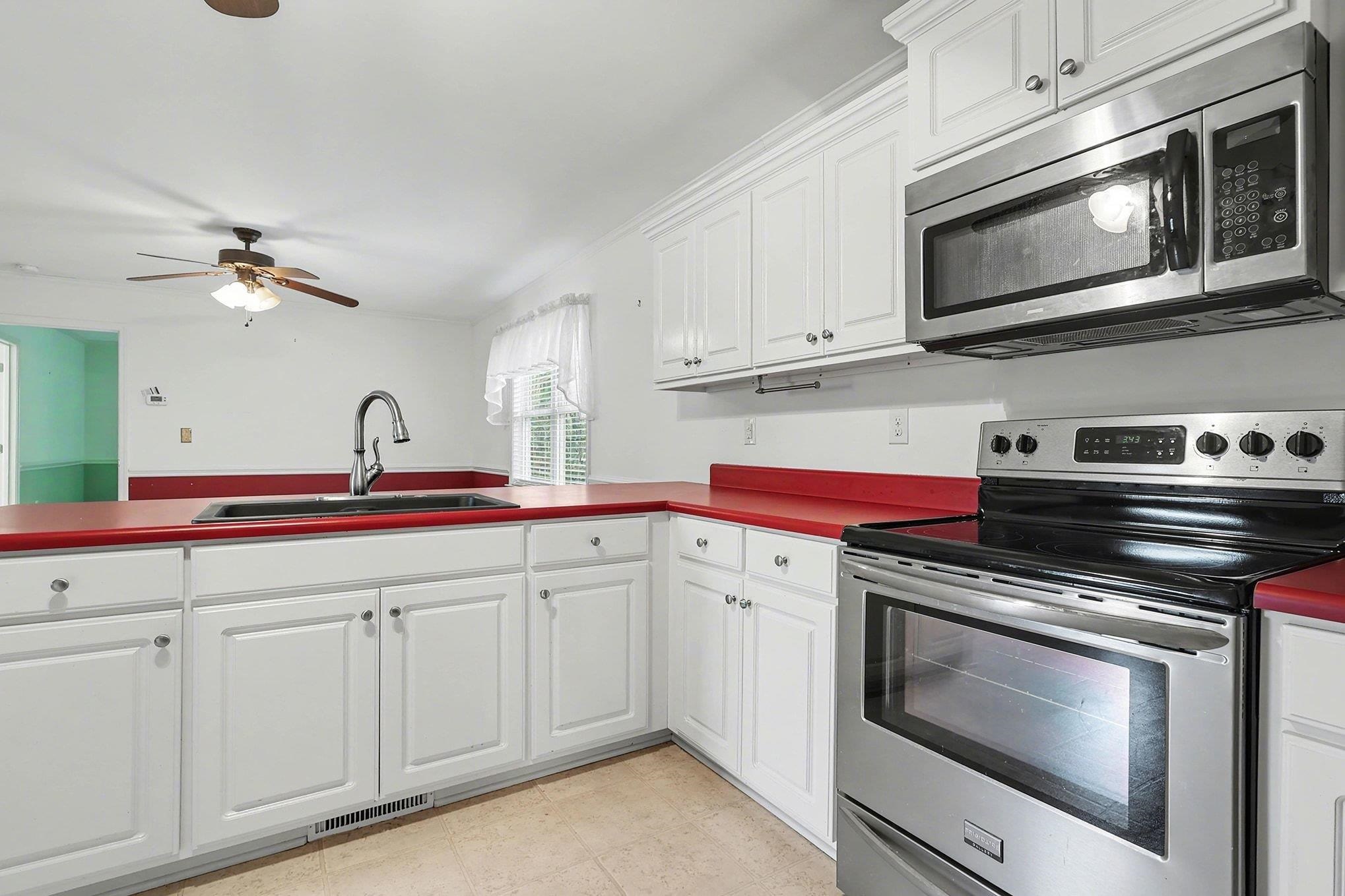 1514 Clement Road Greer, SC 29650 - Photo 10 of 38