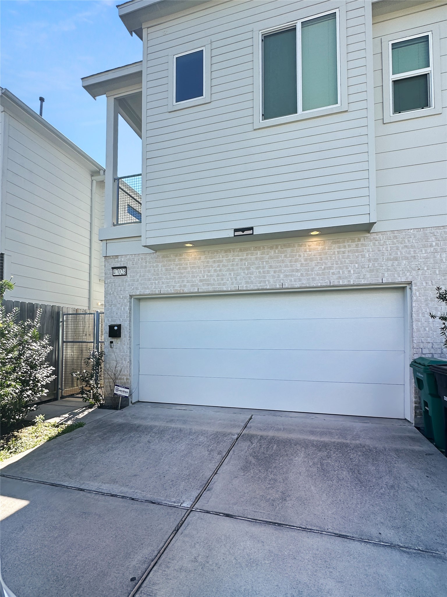 4702 Oats Street, Unit B Houston, TX 77020 - Photo 1 of 20 a view of backyard of the house