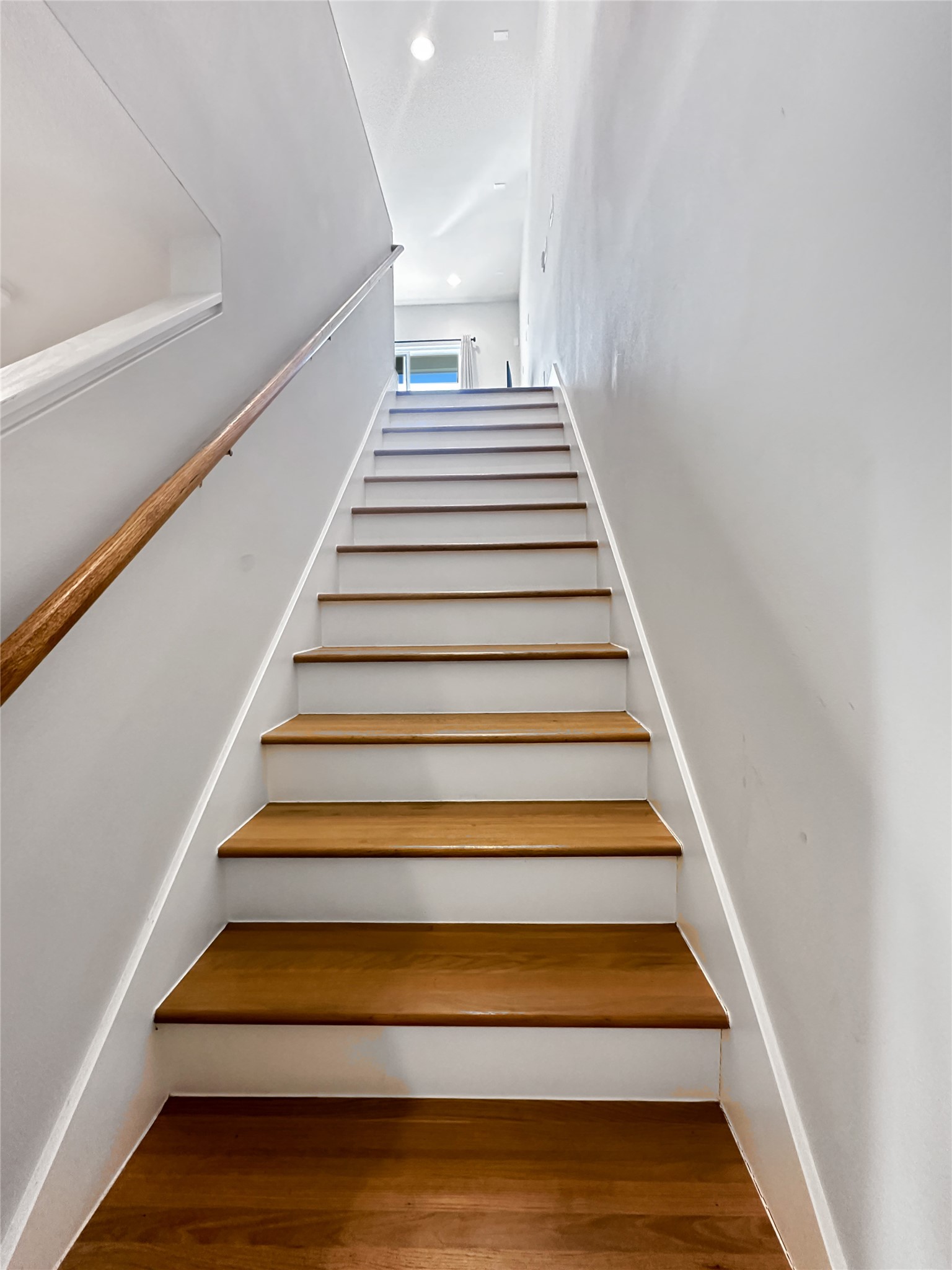 4702 Oats Street, Unit B Houston, TX 77020 - Photo 7 of 20 a view of entryway