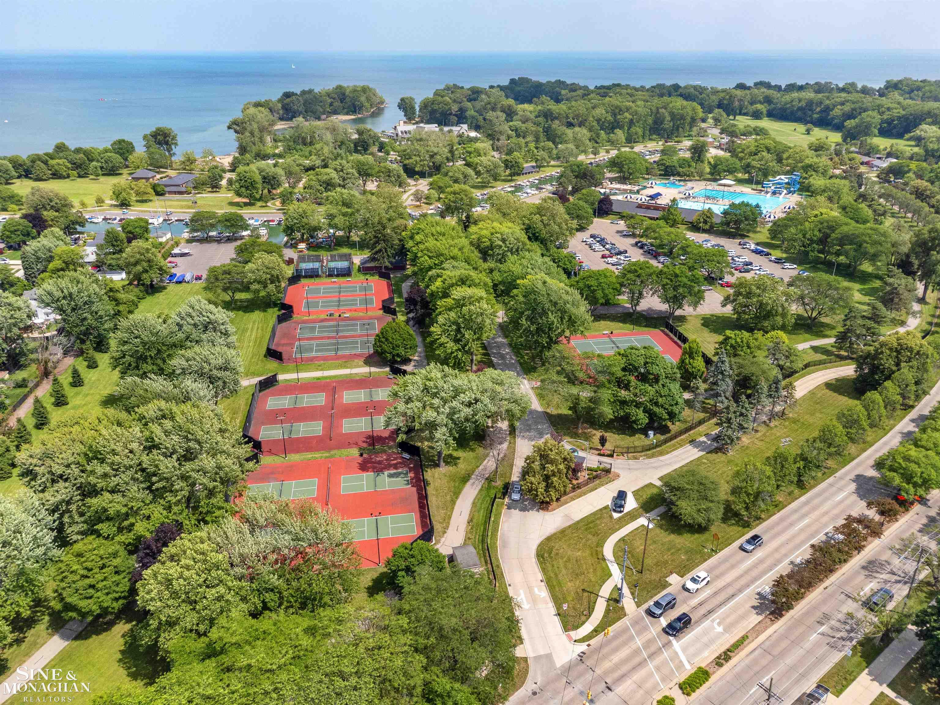 581 Hampton Road Grosse Pointe Woods, MI 48236 - Photo 58 of 60