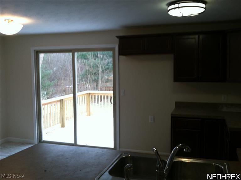 335 North Road Niles, OH 44446 - Photo 5 of 10 Gallery Image 5