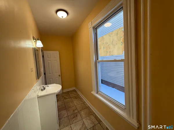 $1,950 | 10 Gilbert Avenue, New Haven, CT 06514