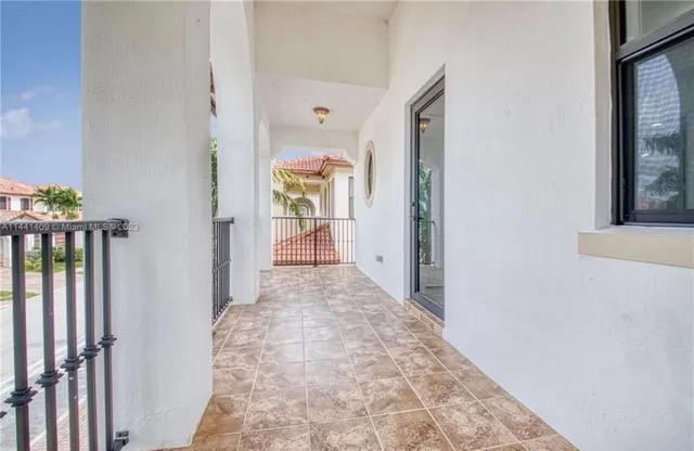 $4,975 | 8362 Northwest 39th Court, Pembroke Pines, FL 33024