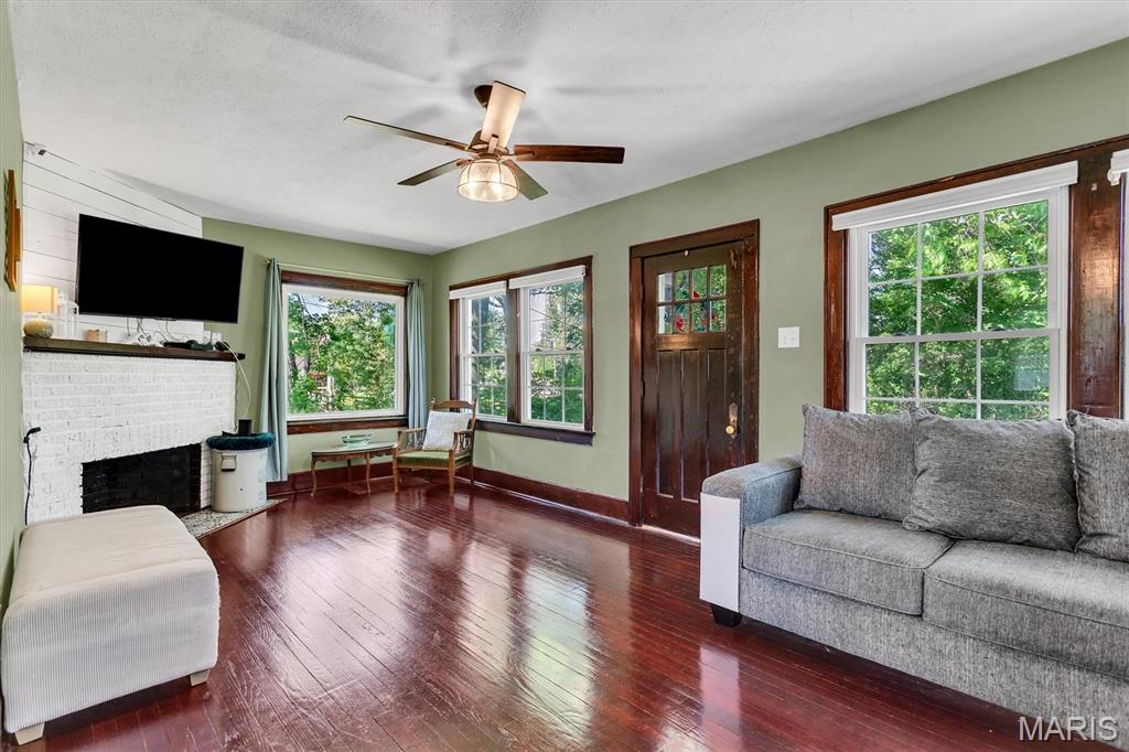 4518 Ringer Road St. Louis, MO 63129 - Photo 5 of 47 Gallery Image 5