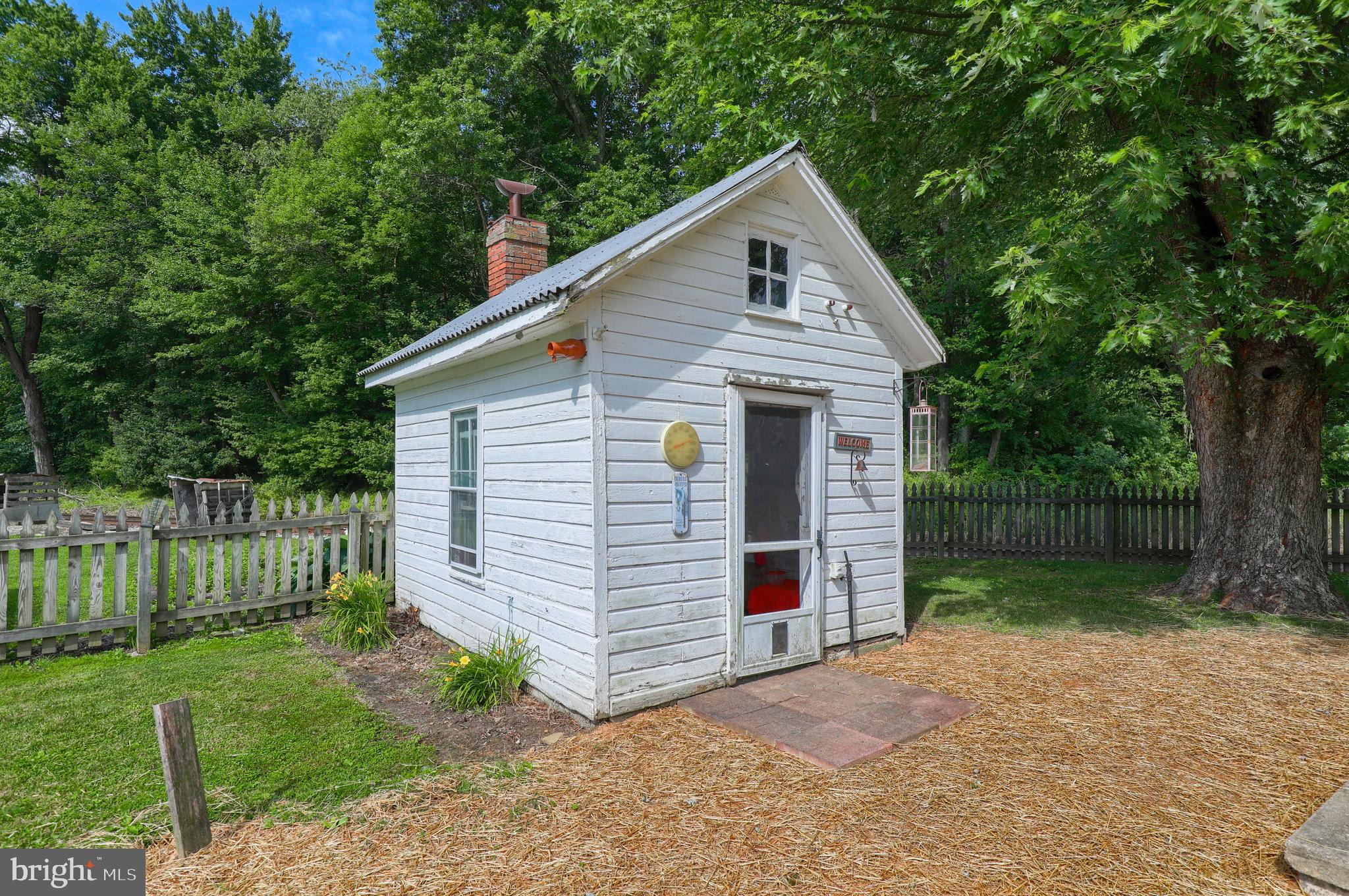 7169 Intersection Road Glen Rock, PA 17327 - Photo 23 of 27 Gallery Image 23