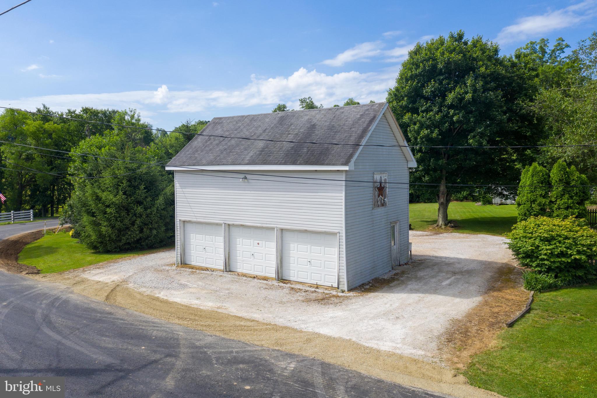 7169 Intersection Road Glen Rock, PA 17327 - Photo 4 of 27 Gallery Image 4