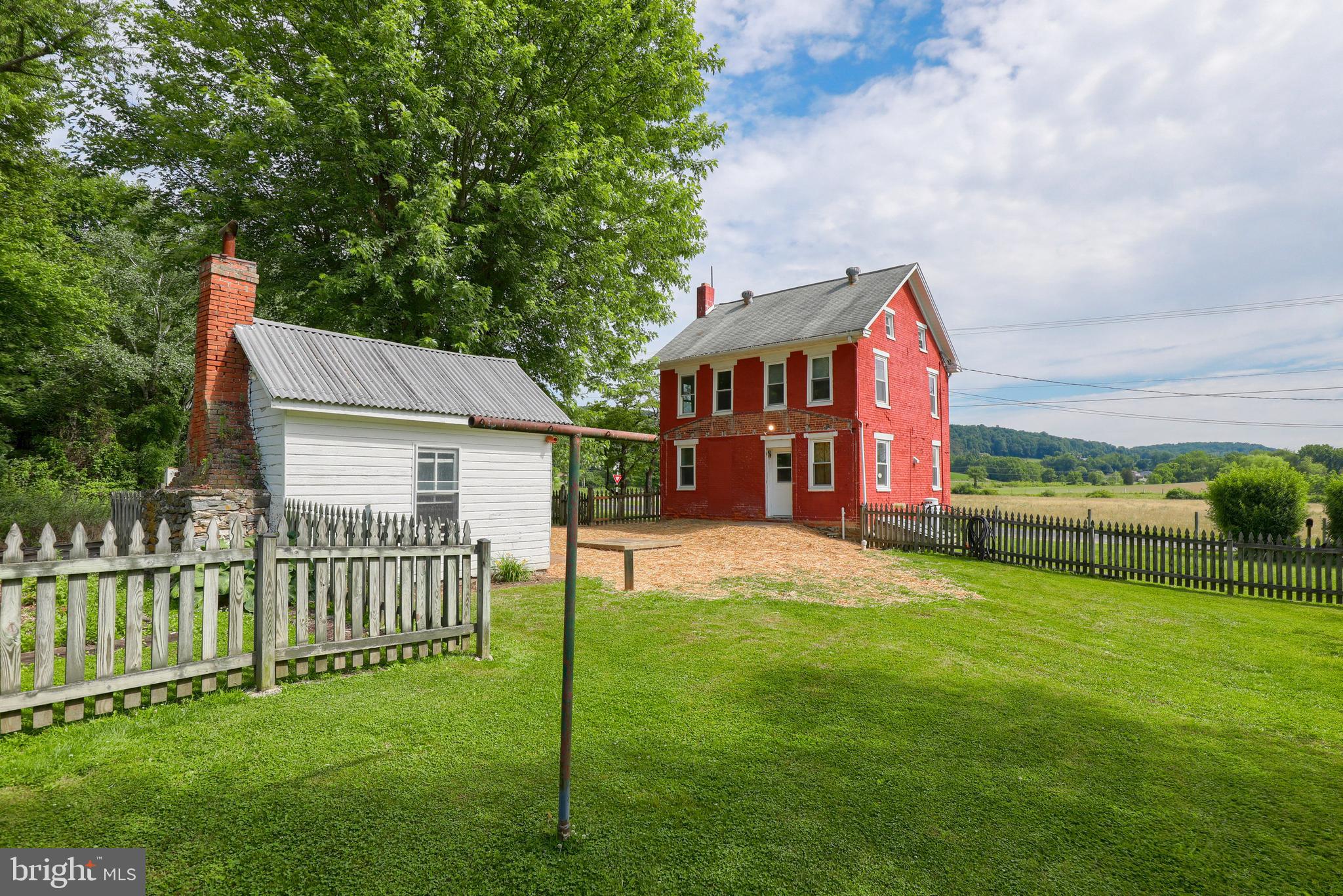 7169 Intersection Road Glen Rock, PA 17327 - Photo 5 of 27 Gallery Image 5