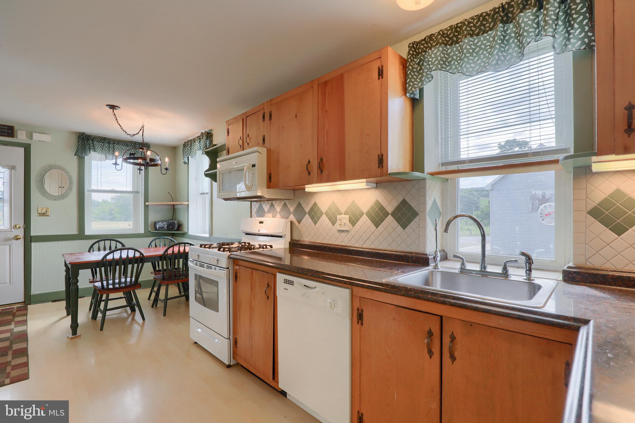 7169 Intersection Road Glen Rock, PA 17327 - Photo 7 of 27 Gallery Image 7