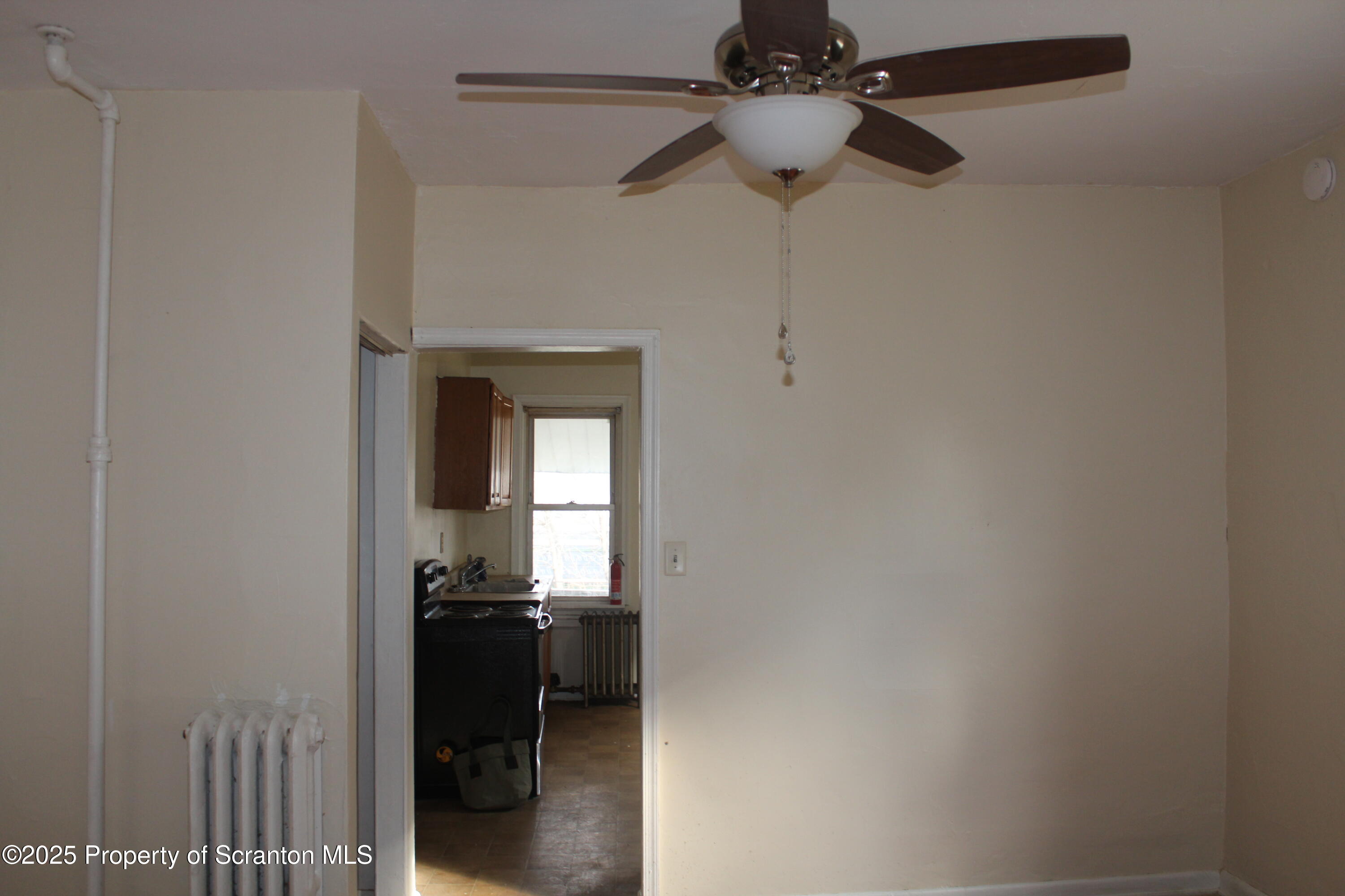 715 Moosic Street, Unit 1 Scranton, PA 18505 - Photo 7 of 19 IMG_5540