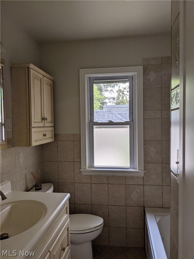 30148 Forestgrove Road Willowick, OH 44095 - Photo 6 of 16 Gallery Image 6