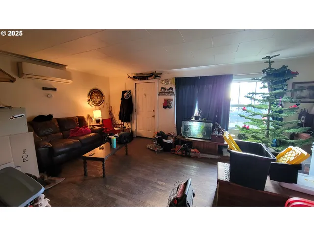 $149,900 | 1140 East Chamberlain Avenue, Cottage Grove, OR 97424