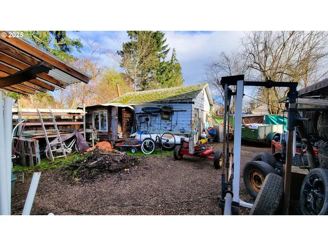 $149,900 | 1140 East Chamberlain Avenue, Cottage Grove, OR 97424