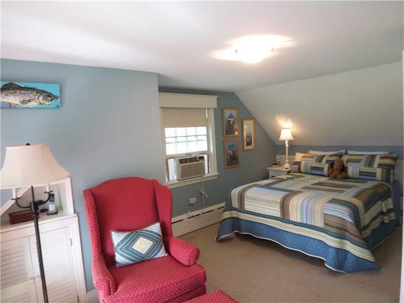 97-99 River Road Cape Neddick, ME 03902 - Photo 8 of 14 Master Bedroom.