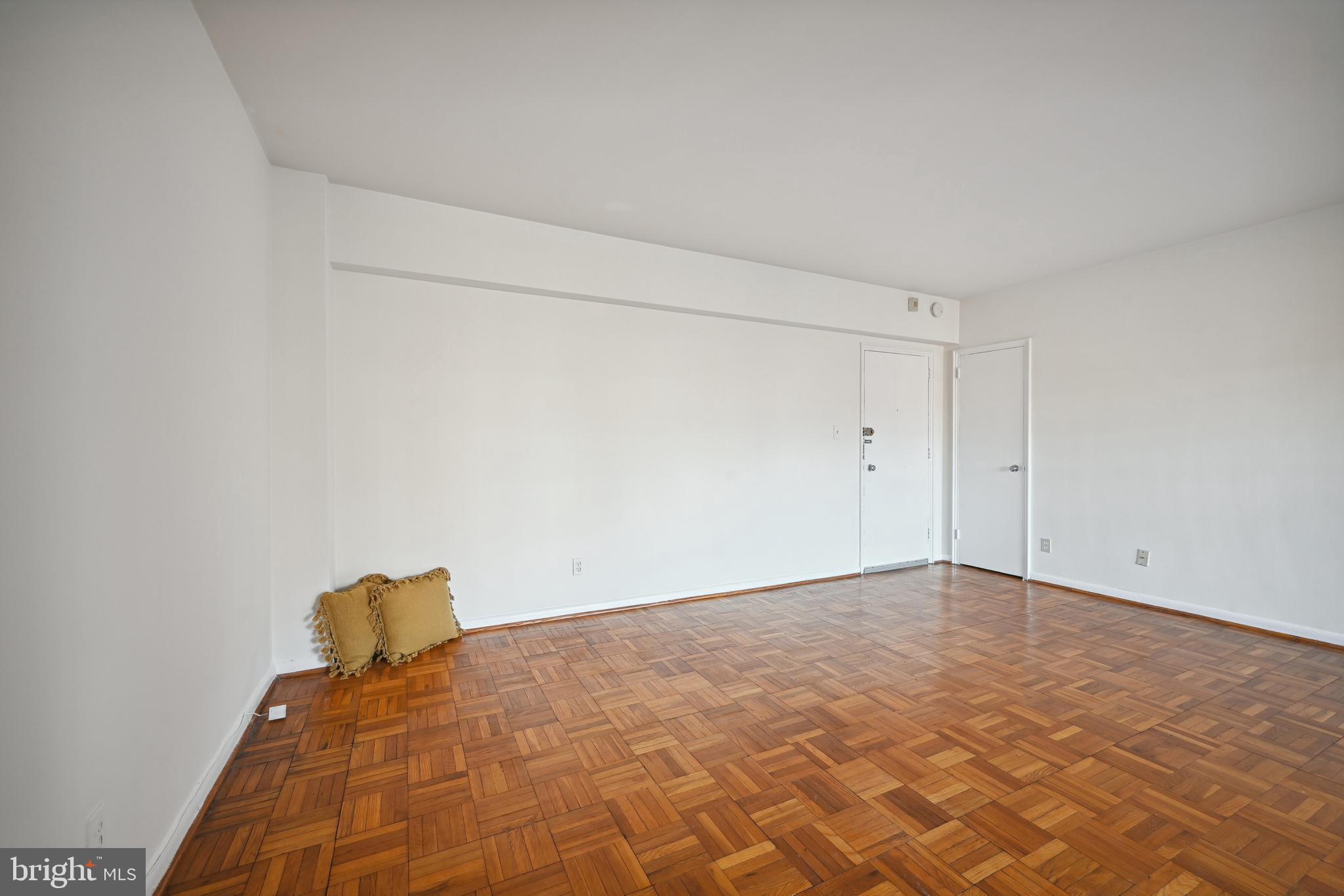 2500 Q Street Northwest, Unit 430 Washington, DC 20007 - Photo 9 of 24 Living area