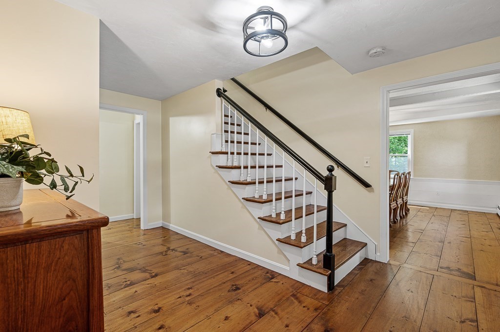 9 Olde Meetinghouse Road Westborough, MA 01581 - Photo 3 of 42