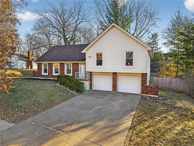 $359,000 | 7407 North Granby Avenue, Kansas City, MO 64151