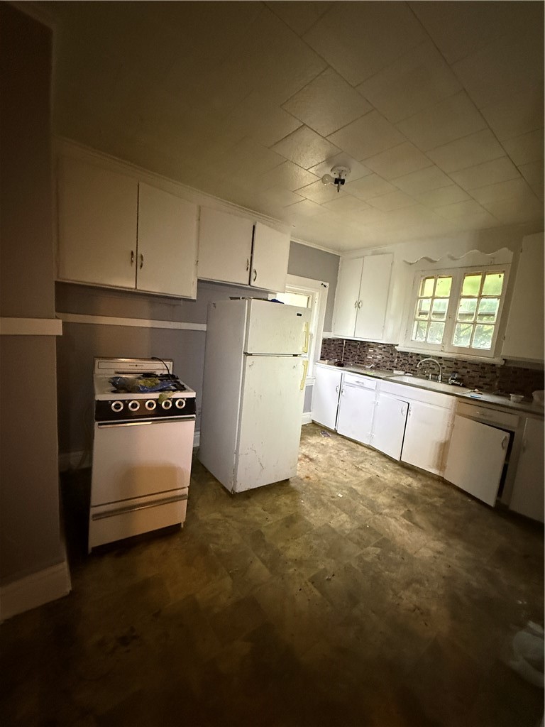 36 Ave A Rochester, NY 14621 - Photo 17 of 18